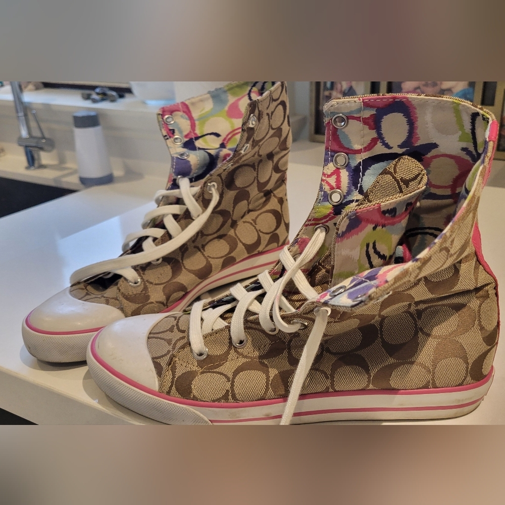 Coach High-top runners